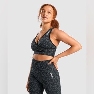 Gymshark Adapt Animal Seamless Sports Bra & Leggings